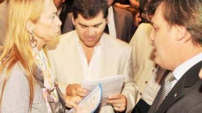 P�rez Cat�n pidi� una audiencia con la ministra D�bora Giorgi