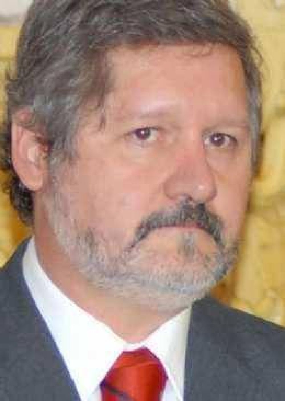 �Intentan mellar de cualquier modo al Gobierno�