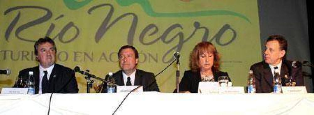 Weretilneck en apertura de congreso de turismo destac� trabajo conjunto entre los sectores privado y estatal