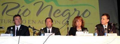 Weretilneck en apertura de congreso de turismo destac� trabajo conjunto entre los sectores privado y estatal