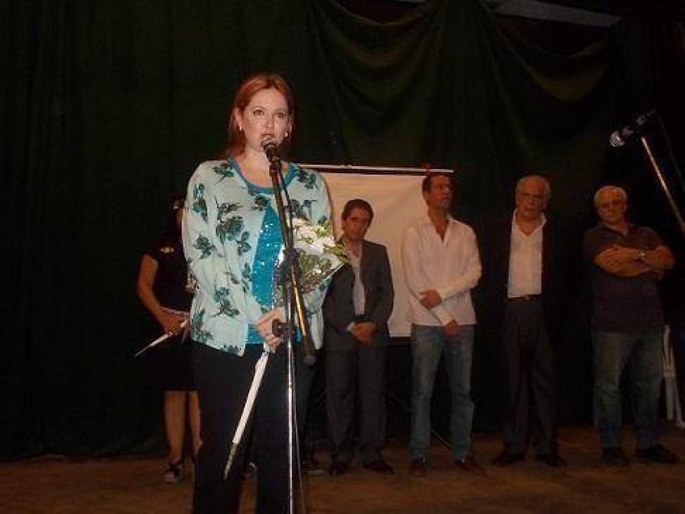 Gran homenaje del Peronismo K para las mujeres de Vicente L�pez