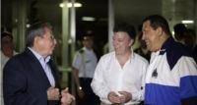Santos le dijo a Castro que Cuba no puede ir a la Cumbre de Cartagena