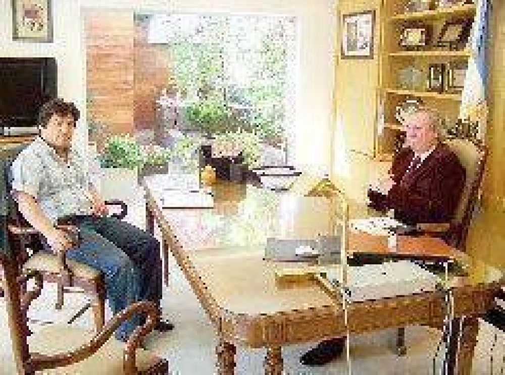 El Gobernador recibi� al titular de Luz y Fuerza. 