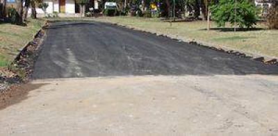 Finalizaron la pavimentaci�n de varias calles en el Barrio Evita 1.