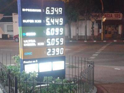 Aumentaron las naftas un 9% en YPF