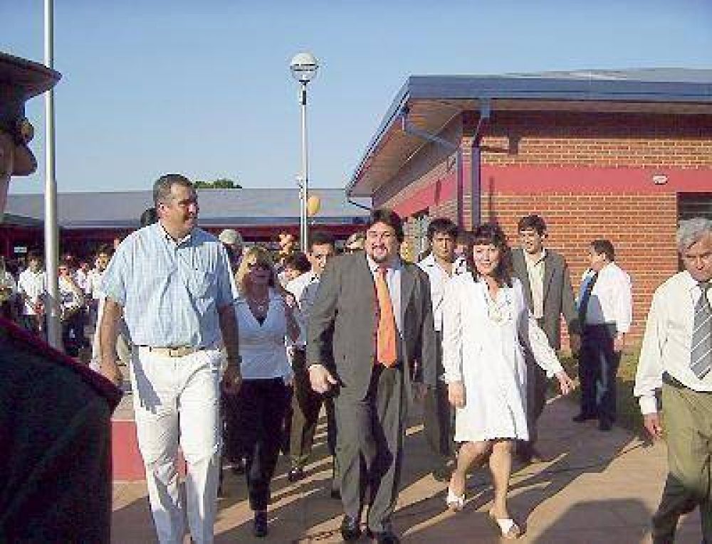 Closs inaugurar� escuelas en Posadas y hablar� con la Presidenta por teleconferencia