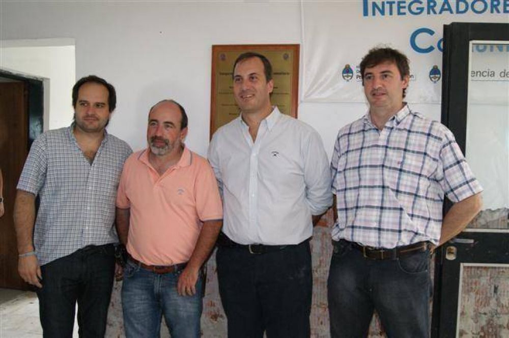 LUJ�N - EL INTENDENTE PARTICIPO JUNTO AL GOBERNADOR SCIOLI, DE VARIOS ACTOS EN MARCOS PAZ