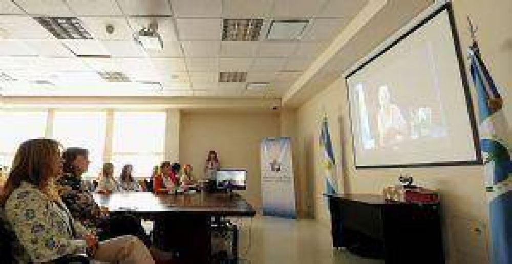 "Debemos romper con los estereotipos�, dijo Argibay en Neuqu�n