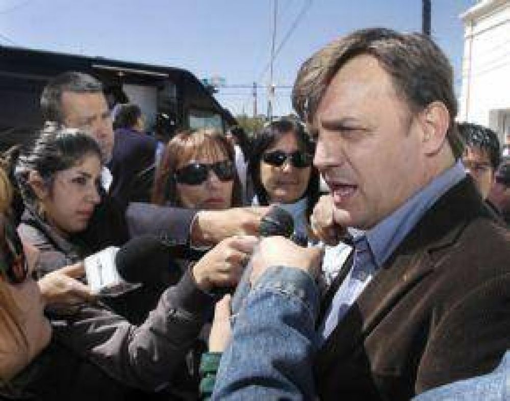 P�rez Cat�n Hace Una Advertencia de M�xima Dureza