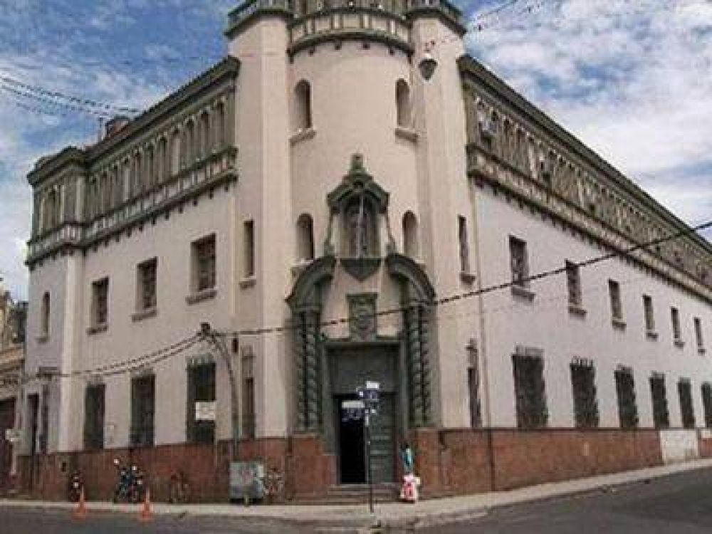 La Provincia oficializ� el aumento desde marzo, con una inversi�n de $290 millones m�s en 2012 	