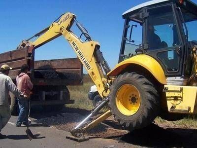 Ruta 40: Personal y maquinaria de Vialidad ya est�n en Pellegrini para reparar el estribo del Puente 	