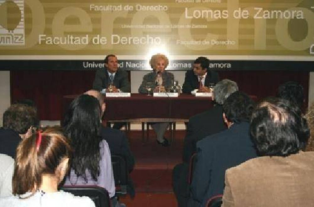 La Universidad de Lomas entregar� el Doctorado Honoris Causa a Estela de Carlotto