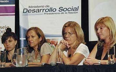 Lan�s: La diputada Nazabal y �lvarez Rodr�guez celebraron el D�a de la Mujer con Alicia Kirchner