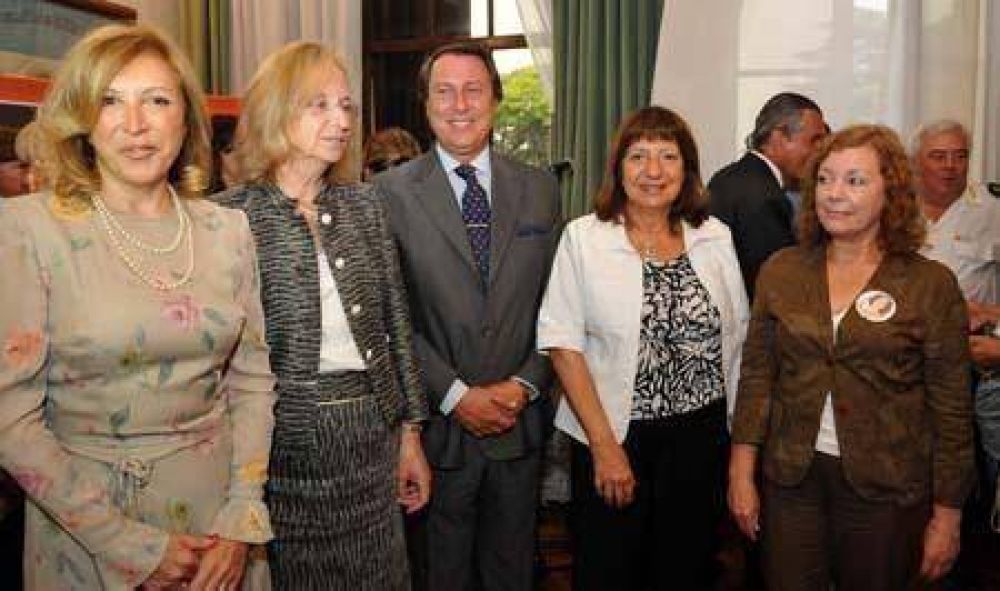 Ricardo Casal distingui� a cuatro mujeres por su trayectoria