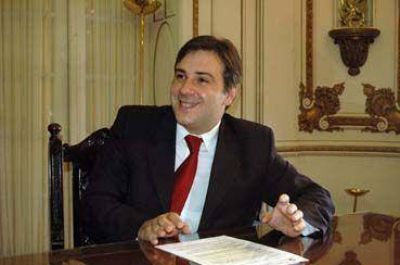 Llaryora insiste con cr�dito de 20 millones de pesos