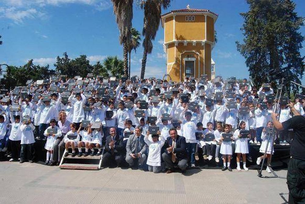 El Gobierno entregar� computadoras a los chicos de las escuelas del Departamento Pringles.