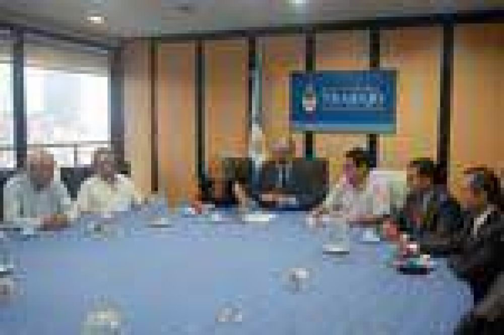 Firmaron el acuerdo y no habr� despidos en Siderar.