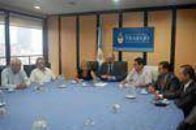 Firmaron el acuerdo y no habr� despidos en Siderar.