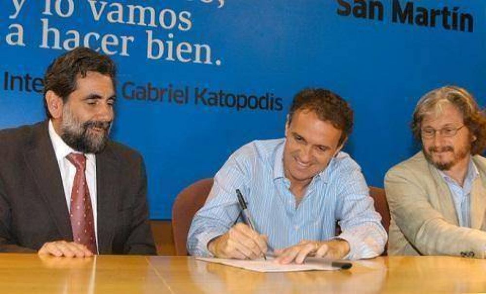 Katopodis firm� convenios con el Ministerio de Trabajo y la UNSAM