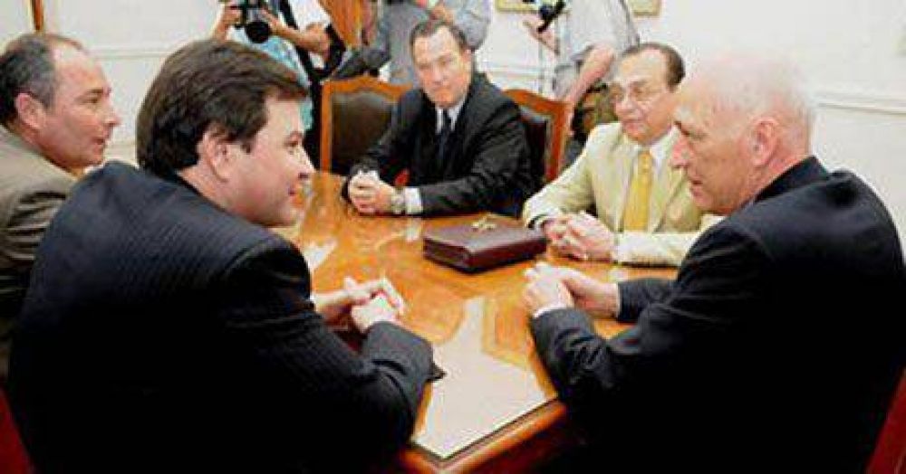 El justicialismo no est� de acuerdo: El Frente Progresista quiere que este a�o haya tres actos eleccionarios