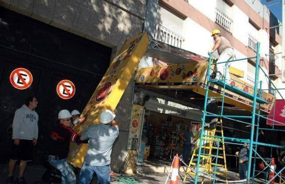 Retiran marquesina de Luro al 2900