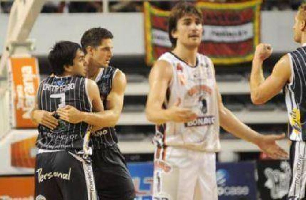 Como de costumbre, Pe�arol derrot� a un Quilmes que luch� siempre y que se qued� sin resto en el final