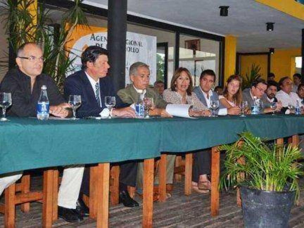 Se firm� el documento para la creaci�n del Polo Tecnol�gico de Paran�