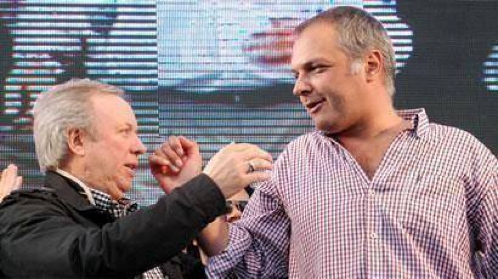 Buzzi y Peralta anunciaron la ca�da de la concesi�n de algunas �reas explotadas por YPF