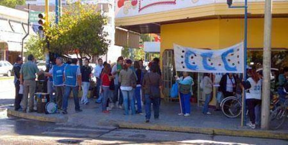 En el marco de protesta nacional, la CTA se manifest� en Roca