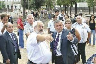 El intendente Infante inspeccion� el avance de las obras en el paseo Alvear