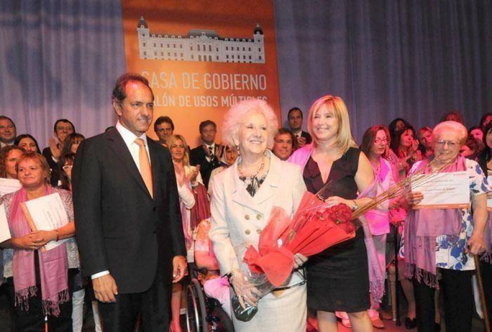 El Gobierno bonaerense homenaje� a 17 mujeres pilarenses