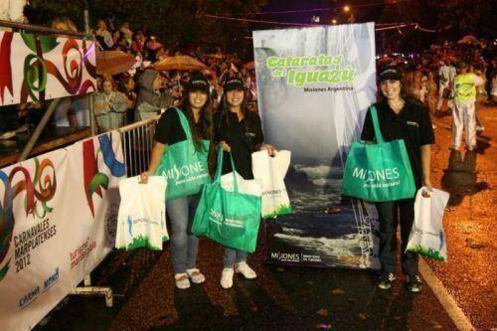 Misiones se promocion� en los Carnavales Marplatenses