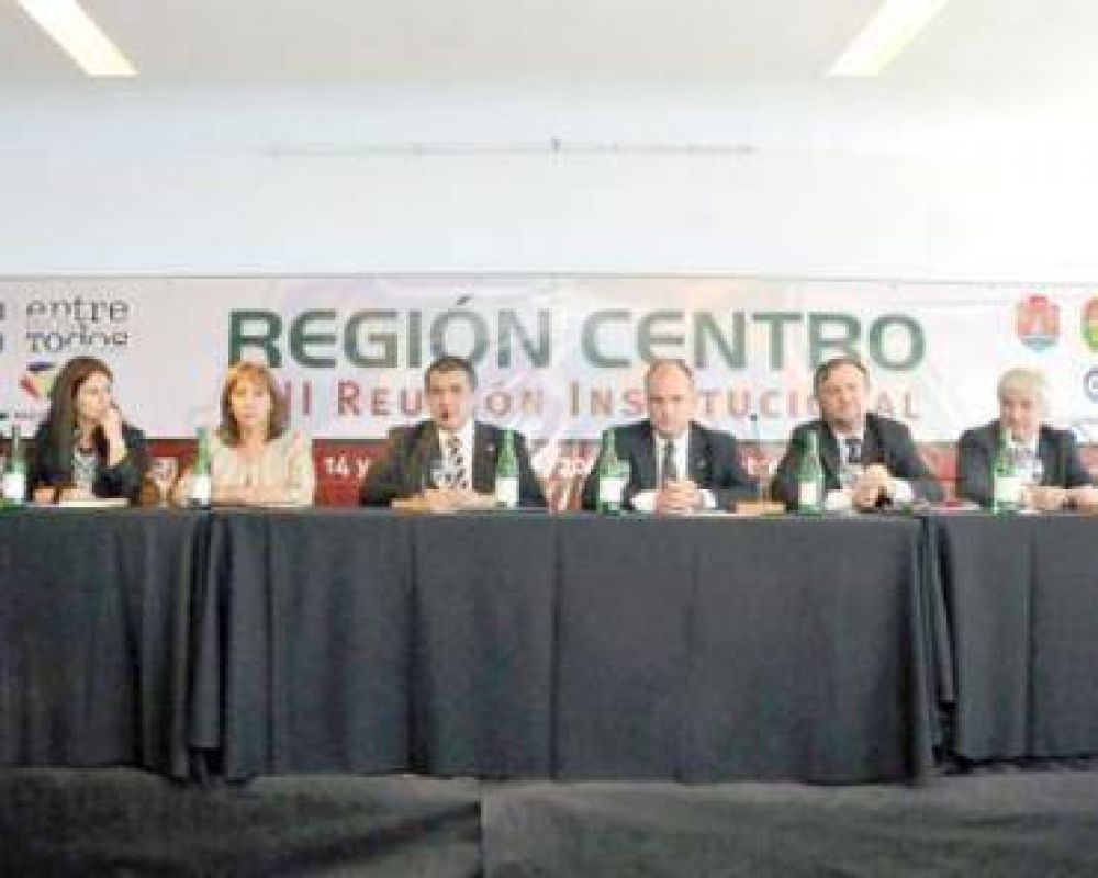 Los gobernadores de la Regi�n Centro se re�nen en Paran�