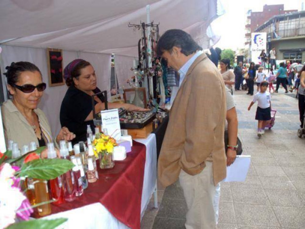 QUILMES: Se realiz� una Feria por el D�a de la Mujer