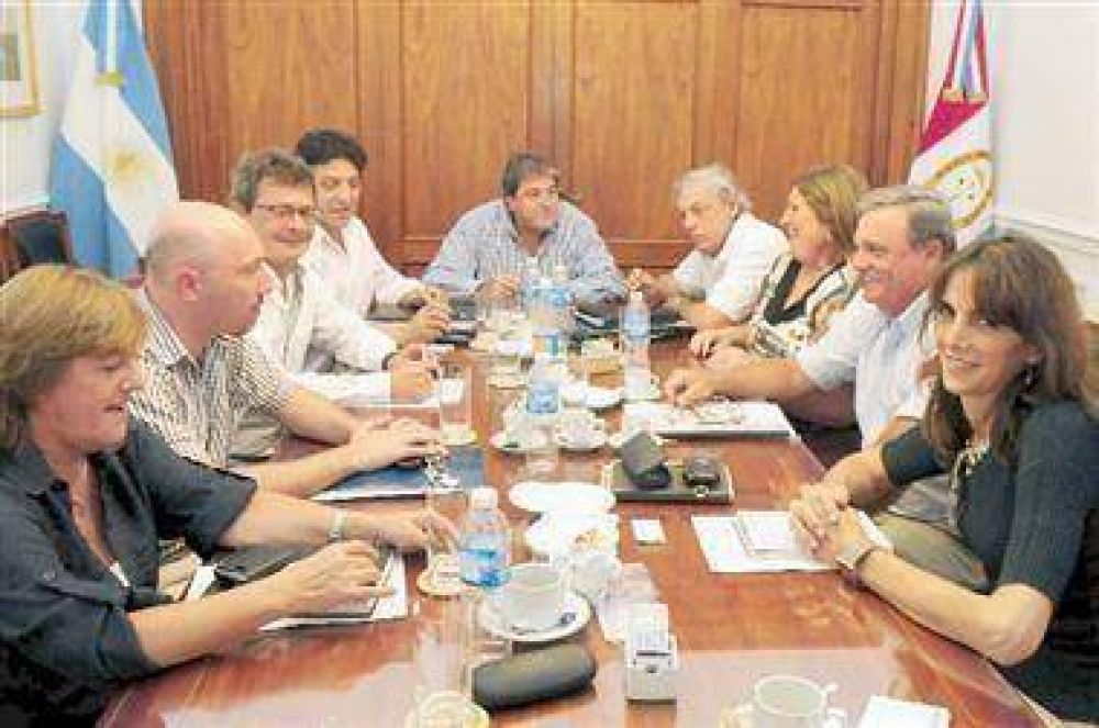 PJ: suba de impuestos pero con baja en gasto