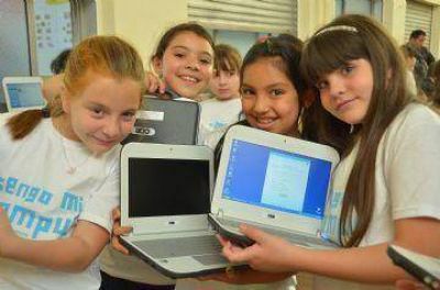 El Gobierno provincial entregar� este viernes m�s netbooks en el interior provincial