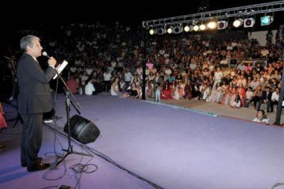 Con la presencia del Gobernador se dio cierre a la temporada de verano en San Luis