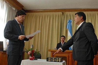 Juraron nuevos jueces y secretarios