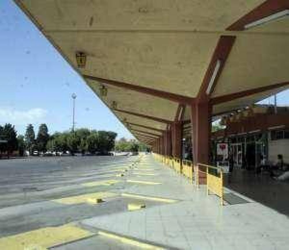 Micros: por el paro total reprogramaron los viajes