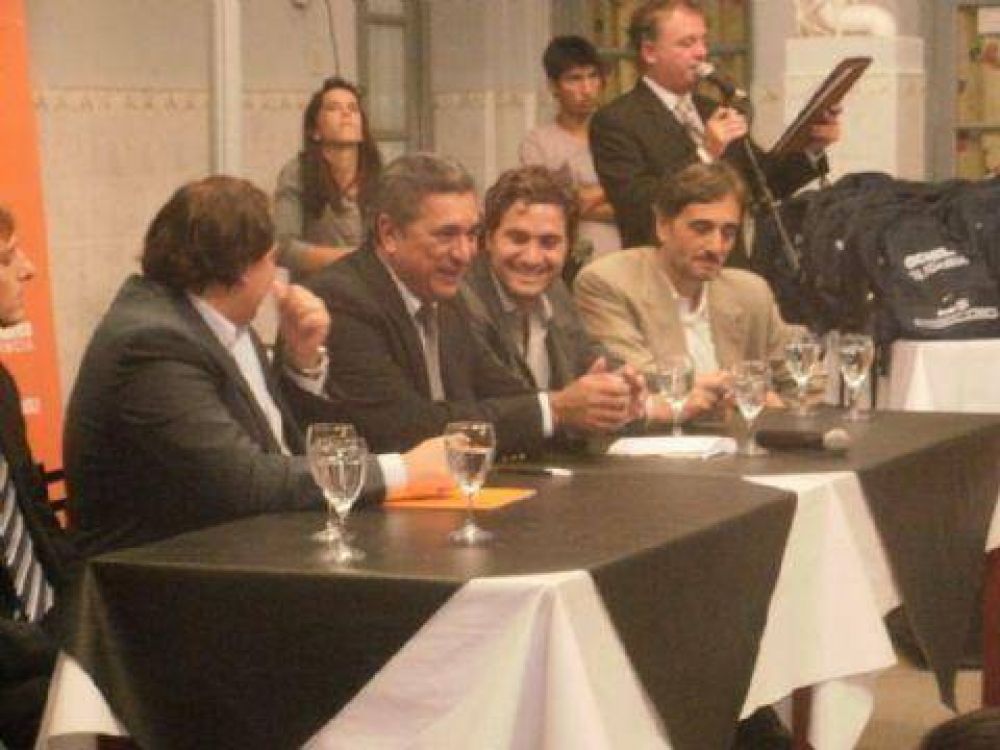 Slezack inst� a �dejar las mezquindades de lado�