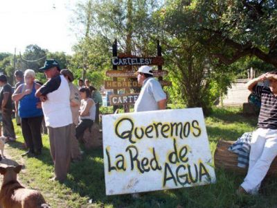 QUILMES: Un barrio pide por el agua