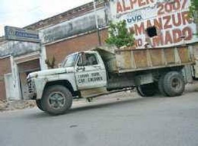Acusan a Amado de hacer uso de bienes del Estado