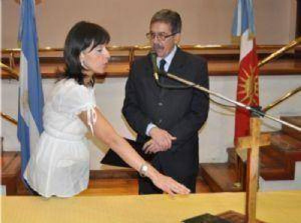 Asumi� ayer la nueva ministra de Educaci�n