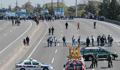 Piquete en la Panamericana gener� caos y podr�a llegar a Pilar
