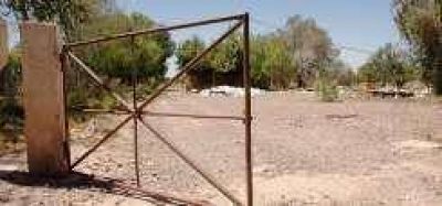 La misma empresa que construye el Centro C�vico har� el estadio