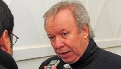 Peralta eval�a dejar la conducci�n del PJ provincial