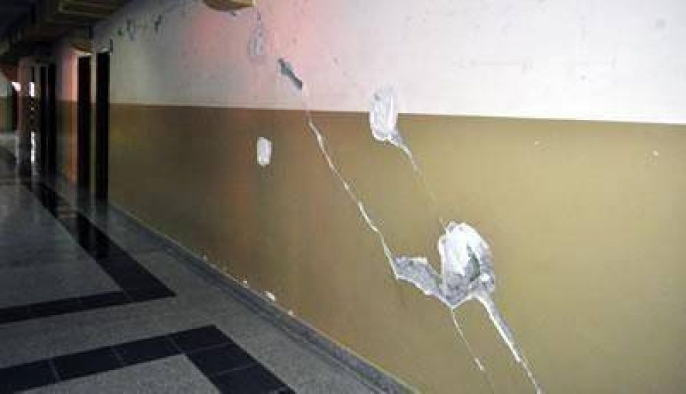 Clausuraron la escuela industrial de Caleta Olivia por el lamentable estado edilicio
