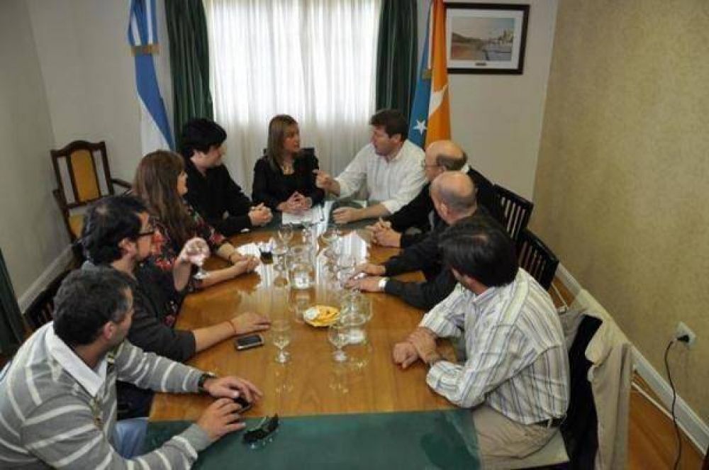 Melella present� formalmente el anteproyecto para el nuevo estacionamiento medido