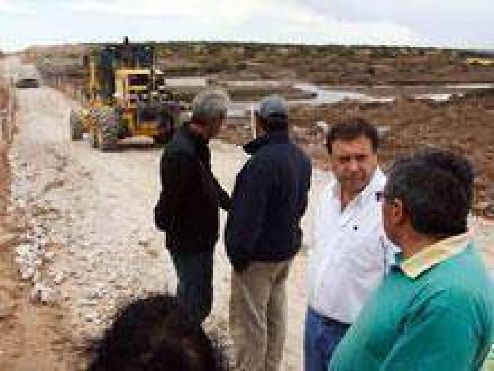 Weretilneck recorre la zona afectada por el temporal