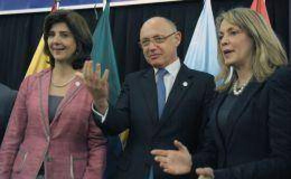 La Unasur reafirm� el respaldo al reclamo argentino sobre Malvinas